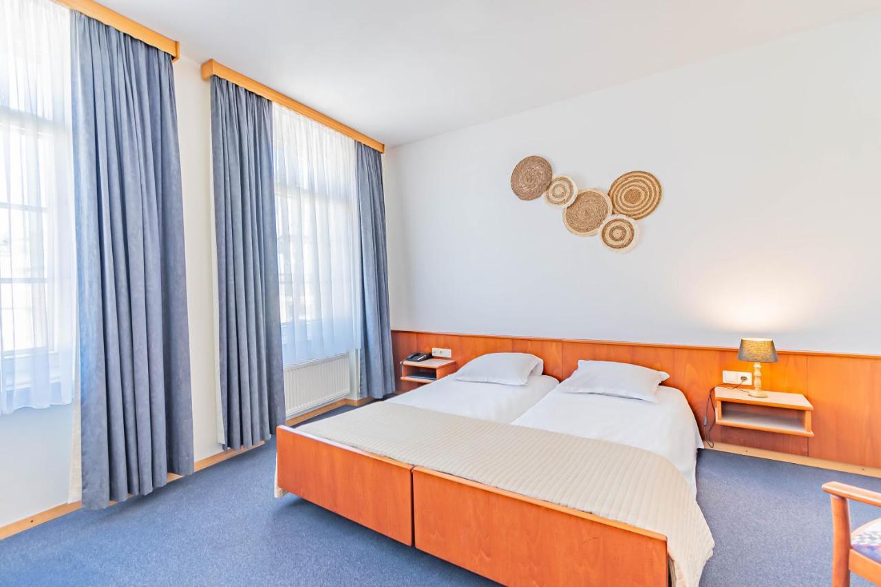 Hotel Le Petit Poete เอชเทอร์นาค ภายนอก รูปภาพ